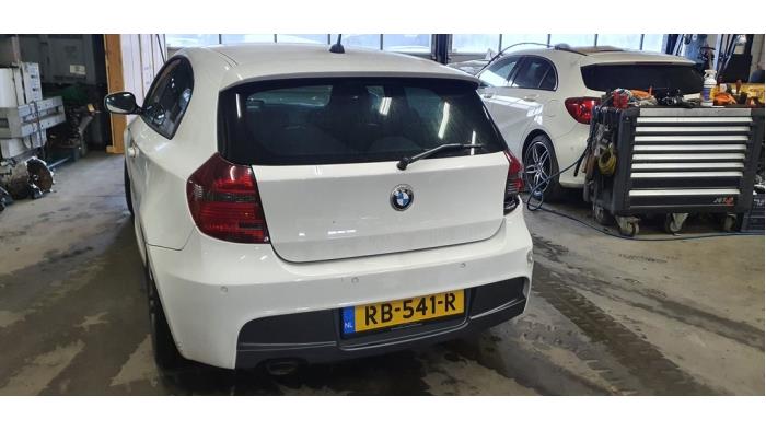 BMW 1 serie 120d 16V Épave (2010, Blanc)
