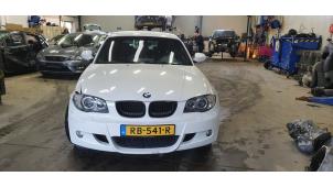 BMW 1 serie 120d 16V Épave (2010, Blanc)