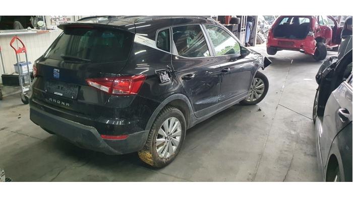 Seat Arona 1.0 TSI 12V Schrottauto (2018, Metallic, Schwarz)