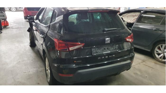 Seat Arona 1.0 TSI 12V Schrottauto (2018, Metallic, Schwarz)