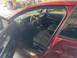 Renault Clio IV 0.9 Energy TCE 90 12V Vehículo de desguace (2017, Metálico, Rojo)