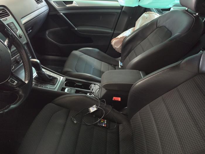 Volkswagen Golf VII Variant 1.4 TSI 16V Vehículo de desguace (2015, Metálico, Negro)