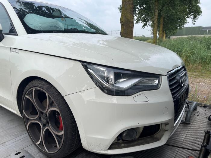Audi A1 1.4 TFSI 16V 122 Vehículo de desguace (2011, Blanco)