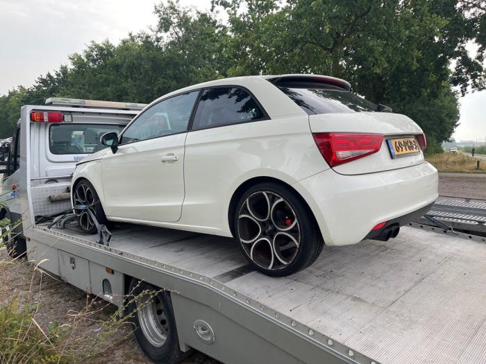 Audi A1 1.4 TFSI 16V 122 Vehículo de desguace (2011, Blanco)