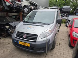 Fiat Scudo 1.6 D Multijet DPF Vehículo de desguace (2015, Granito)