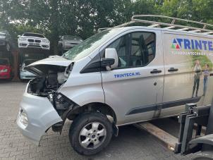Ford Transit Custom 2.0 TDCi 16V Eco Blue 170 Vehículo de desguace (2021, Moondust, Plateado)