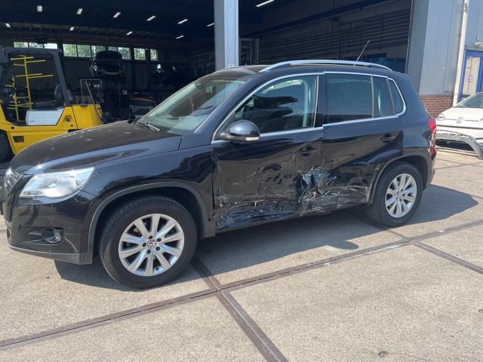 Volkswagen Tiguan 2.0 TSI 16V 4Motion Vehículo de desguace (2009, Negro)