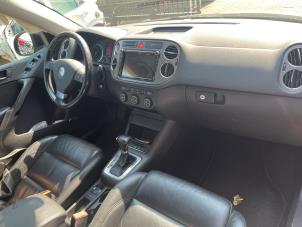 Volkswagen Tiguan 2.0 TSI 16V 4Motion Vehículo de desguace (2009, Negro)