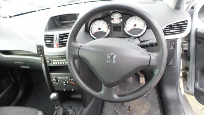 Peugeot 207 SW 1.6 HDi 16V Samochód złomowany (2009, Srebrny)