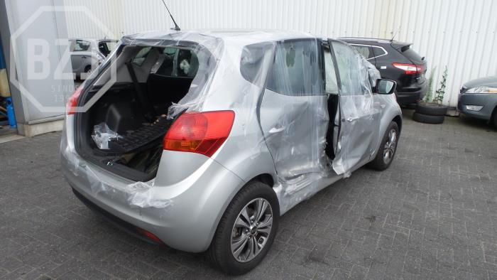 Kia Venga 1.4 CVVT 16V Épave (2016, Argenté)