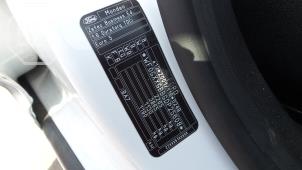 Ford Mondeo Épave (2015, Rose)