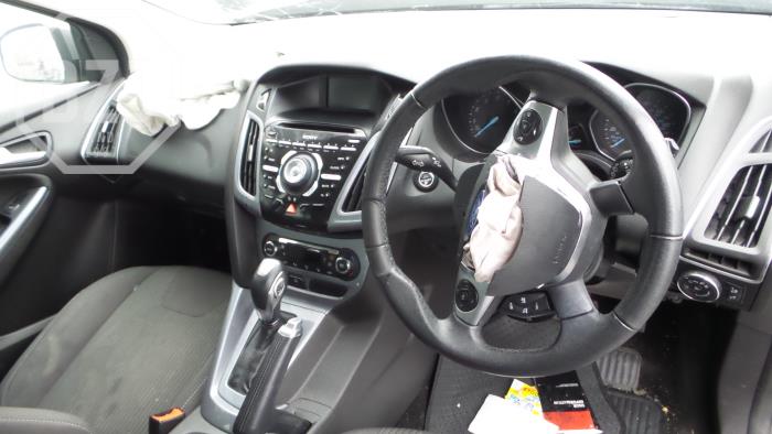 Ford Focus Samochód złomowany (2013, LUNAR SKY)
