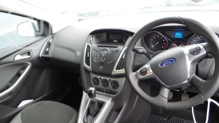Ford Focus Samochód złomowany (2012, MICASTONE)
