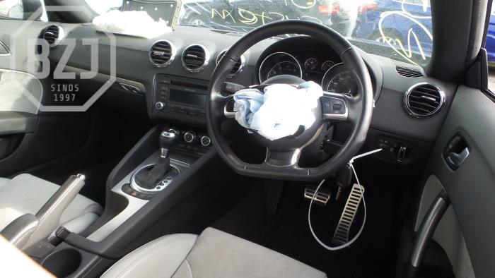 Audi TT Épave (2013, Gris)