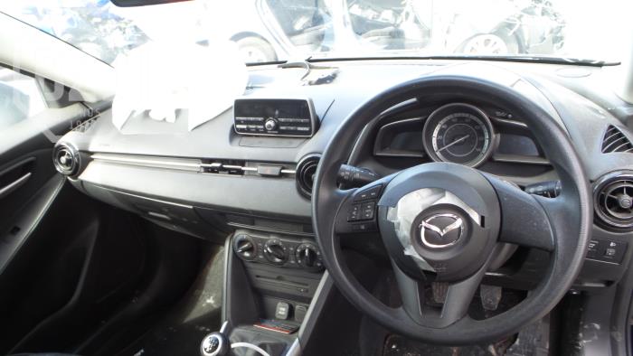 Mazda 2 1.5 SkyActiv-G 75 Schrottauto (2015, Schwarz)