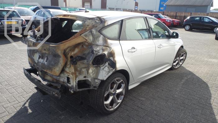 Ford Focus Épave (2016, Gris foncé)