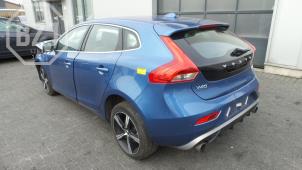 Volvo V40 2.0 T2 16V Samochód złomowany (2017, Niebieski)