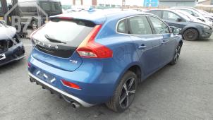 Volvo V40 2.0 T2 16V Samochód złomowany (2017, Niebieski)