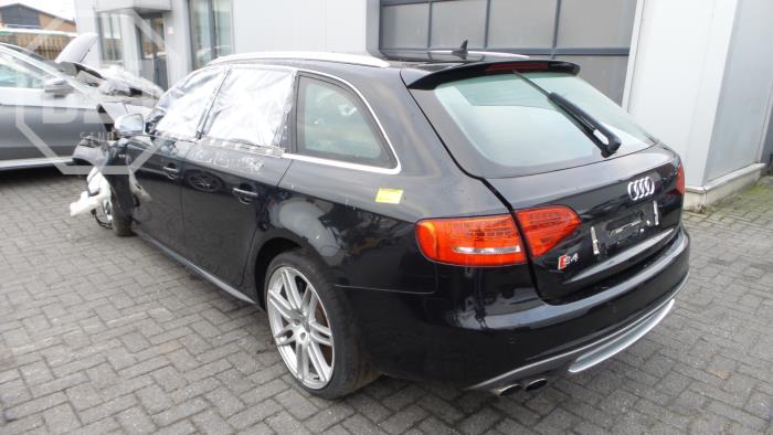 Audi S4 Épave (2011, Noir)