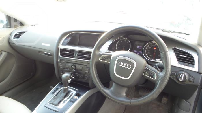 Audi A5 Épave (2011, Gris)
