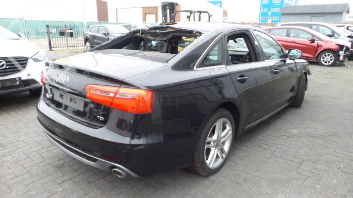 Audi A6 Épave (2013, Noir)