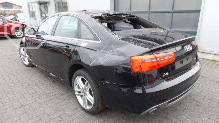 Audi A6 Épave (2013, Noir)
