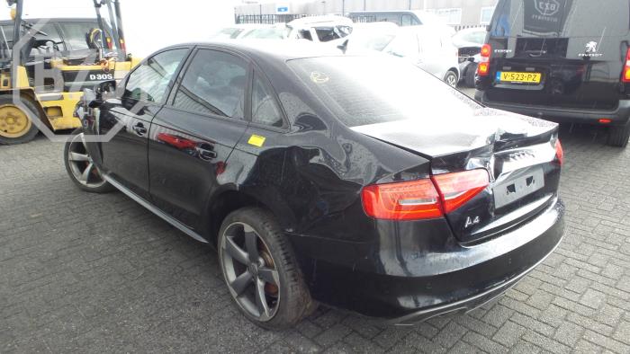 Audi A4 Épave (2014, Noir)
