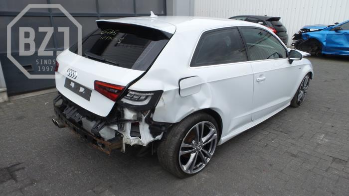 Audi A3 Samochód złomowany (2014, Bialy)