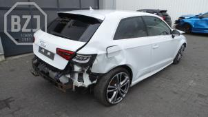 Audi A3 Samochód złomowany (2014, Bialy)