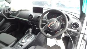 Audi A3 Samochód złomowany (2014, Bialy)