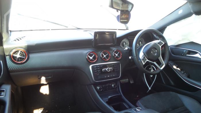 Mercedes A 2.0 A-250 Turbo 16V Épave (2013, Blanc)