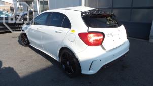 Mercedes A 2.0 A-250 Turbo 16V Épave (2013, Blanc)