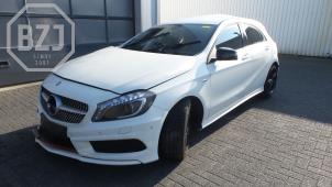 Mercedes A 2.0 A-250 Turbo 16V Épave (2013, Blanc)
