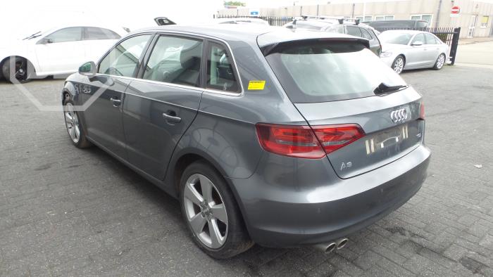 Audi A3 Samochód złomowany (2013, Szary)