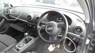 Audi A3 Samochód złomowany (2013, Szary)