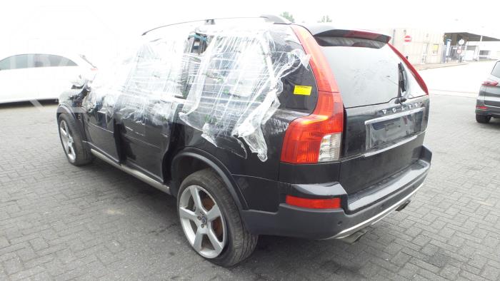 Volvo XC90 I 2.4 D5 20V Skrotfordon (2010, ZWART)