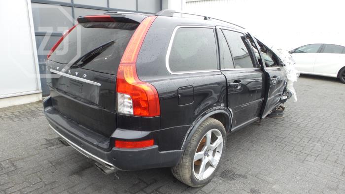 Volvo XC90 I 2.4 D5 20V Skrotfordon (2010, ZWART)