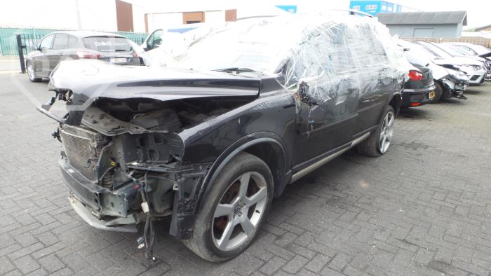 Volvo XC90 I 2.4 D5 20V Skrotfordon (2010, ZWART)