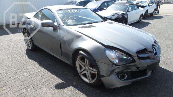 Mercedes SLK 1.8 200 K 16V Épave (2012, Argenté)