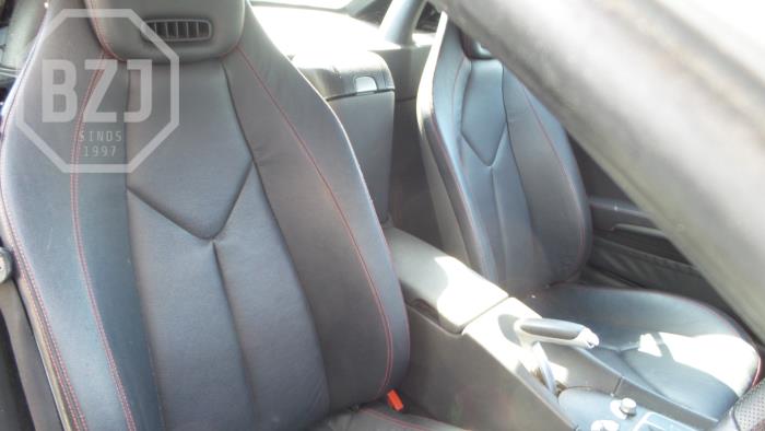 Mercedes SLK 1.8 200 K 16V Épave (2012, Argenté)