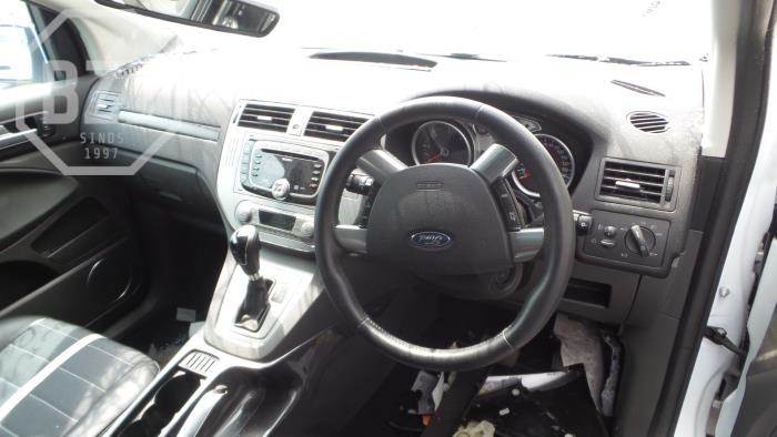Ford Kuga Samochód złomowany (2011, Rózowy)