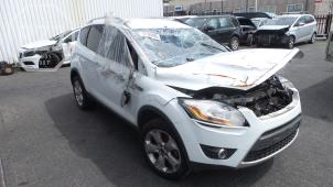 Ford Kuga Samochód złomowany (2011, Rózowy)