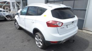 Ford Kuga Samochód złomowany (2011, Rózowy)