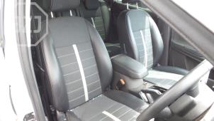 Ford Kuga Samochód złomowany (2011, Rózowy)
