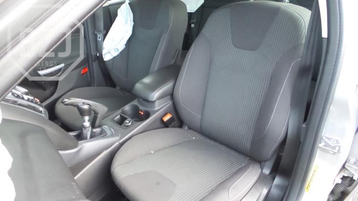 Ford Focus Épave (2012, Gris foncé)