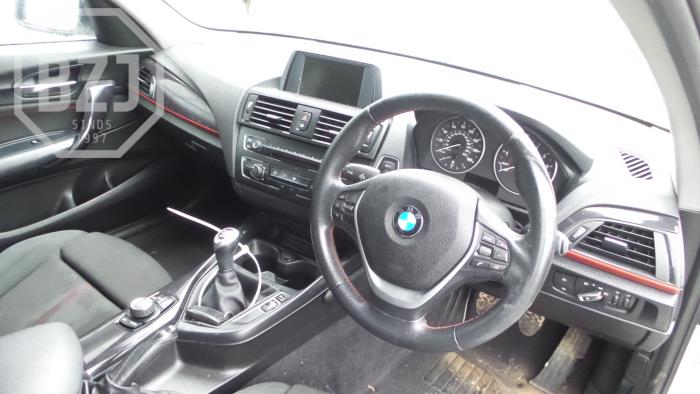 BMW 1 serie 116i 1.6 16V Samochód złomowany (2014, Bialy)