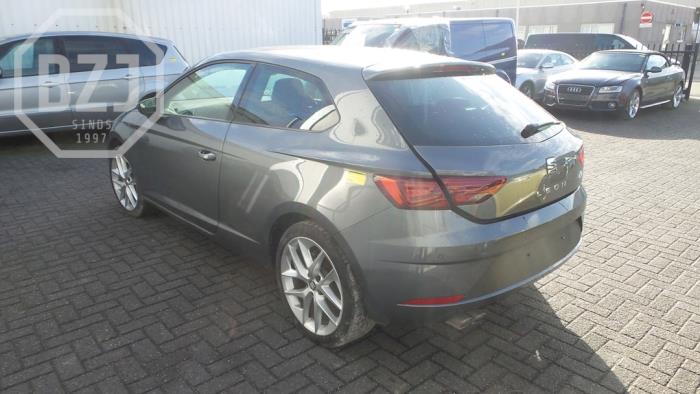 Seat Leon SC 1.4 TSI 16V Épave (2018, Gris)