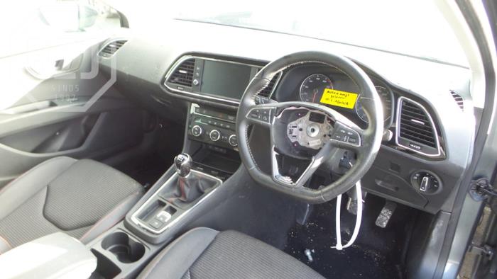 Seat Leon SC 1.4 TSI 16V Épave (2018, Gris)