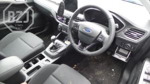 Ford Focus 4 1.0 Ti-VCT EcoBoost 12V 125 Épave (2019, Bleu)