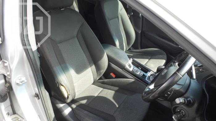 Hyundai i40 1.7 CRDi 16V Épave (2012, Argenté)